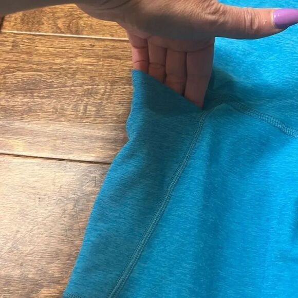 Beyond the Bump Turquoise Pocket Leggings, S! - Picture 4 of 6